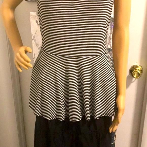 Torrid sleeveless top - Picture 3 of 9